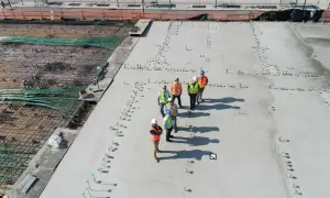 Ile kosztuje beton na fundamenty? Cennik, transport i jak oszczędzić