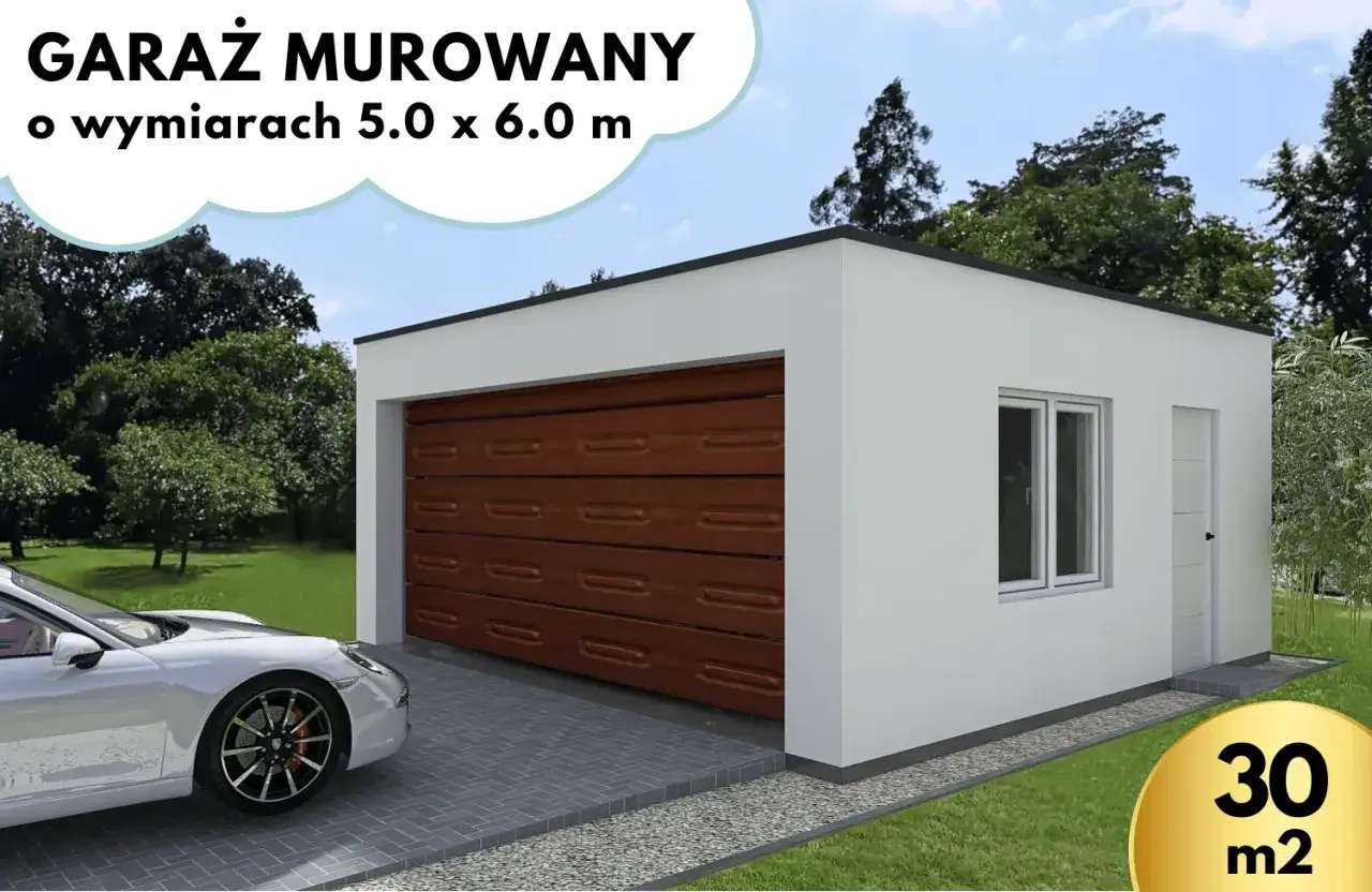 Nowoczesny, biały garaż murowany o wymiarach 5.0 x 6.0 m, z brązową bramą segmentową i białymi drzwiami. Obok stoi lśniący, biały samochód sportowy.