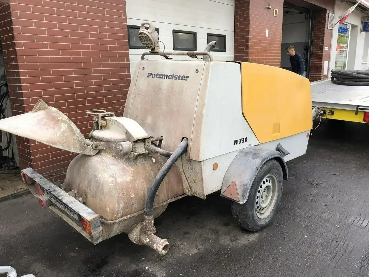 Miksokret Putzmeister M 730 gotowy do pracy. Maszyna do tynkowania i wylewek.